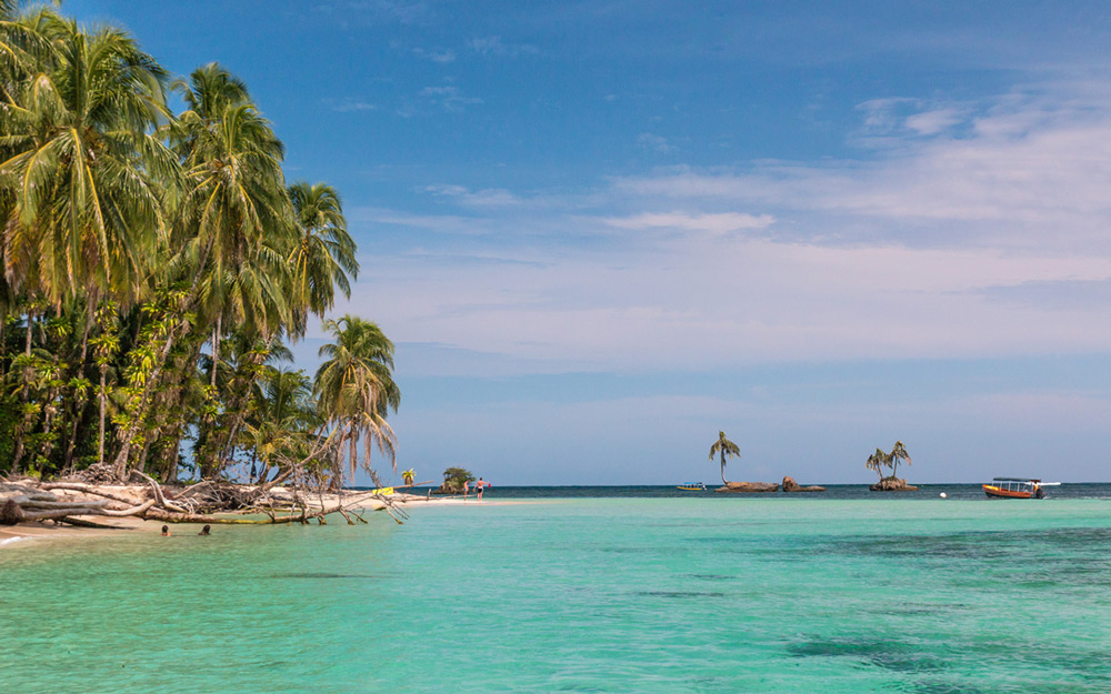 APARTMENTS for rent in Bocas del Toro Panama at a tropical Island resort